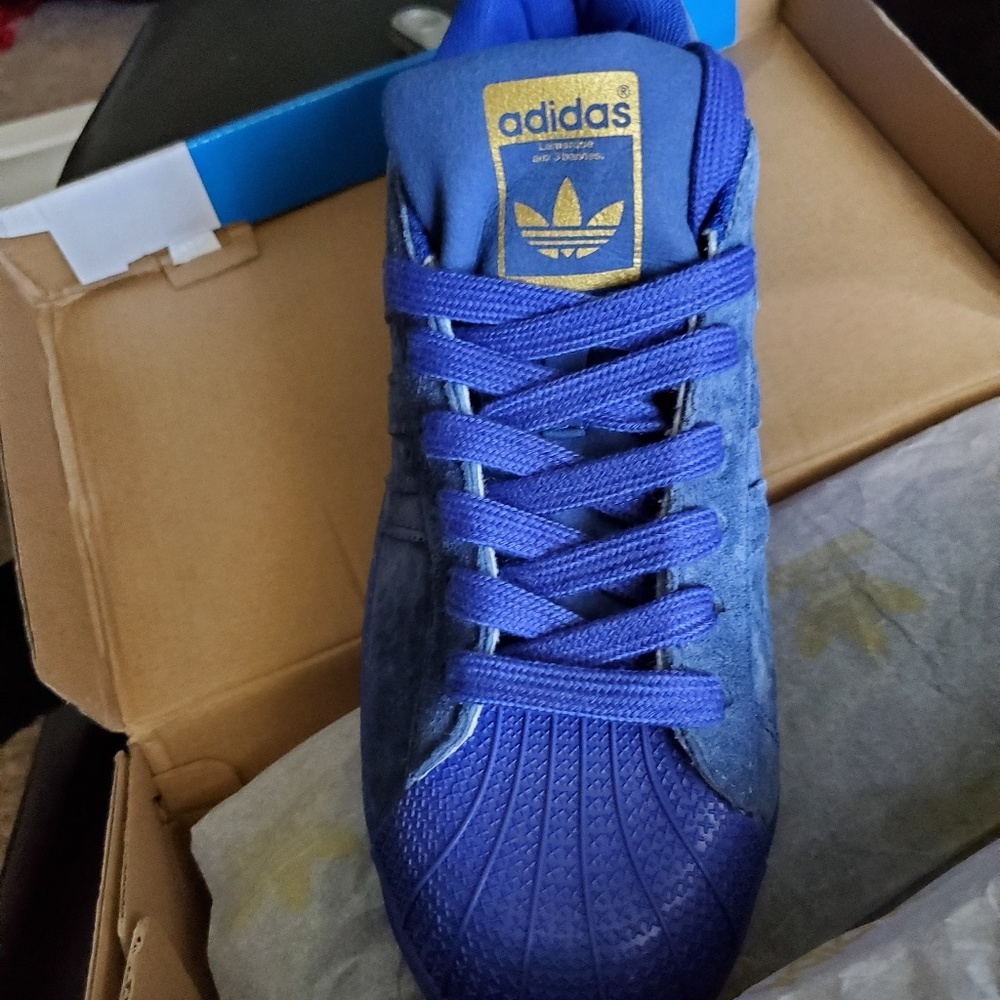 Adidas shell toe
